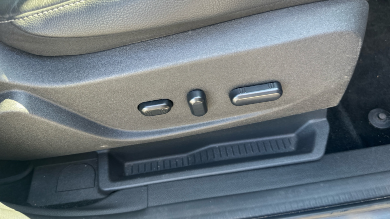 Ford Kuga 2.0 TDCi Titanium 5dr 2WD Diesel Estate